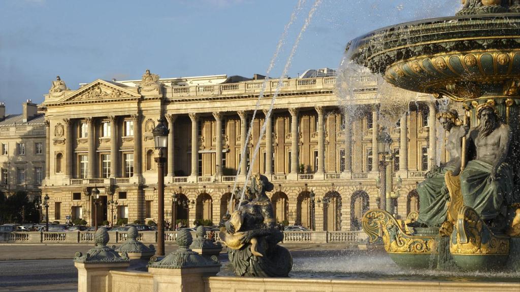 Fachada del Hôtel de Crillon, en París.