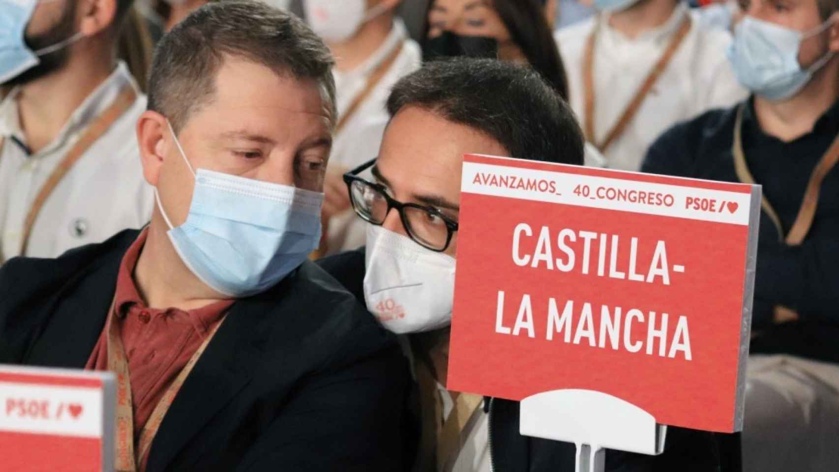 García-Page y Sergio Gutiérrez en el Congreso del PSOE este sábado.