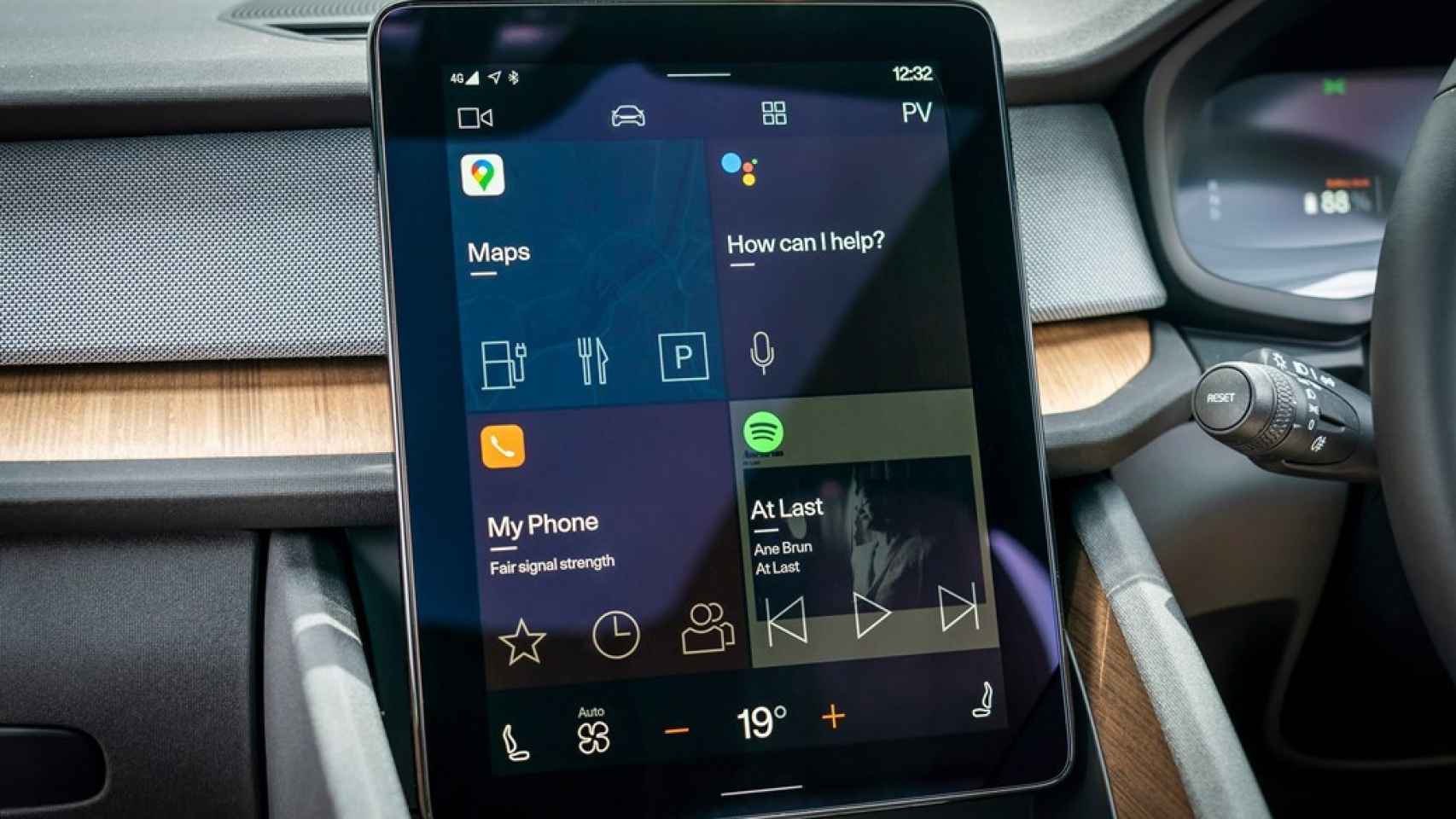Android Automotive pasa a la versión de Android 13