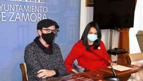 Paco González y María Eugenia Cabezas en la presentación de las III Jornadas Lobo Ibérico
