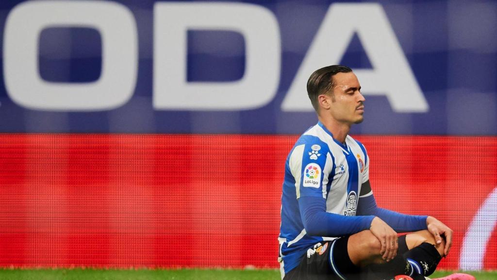 Raúl de Tomás celebra el gol del Espanyol 'meditando'