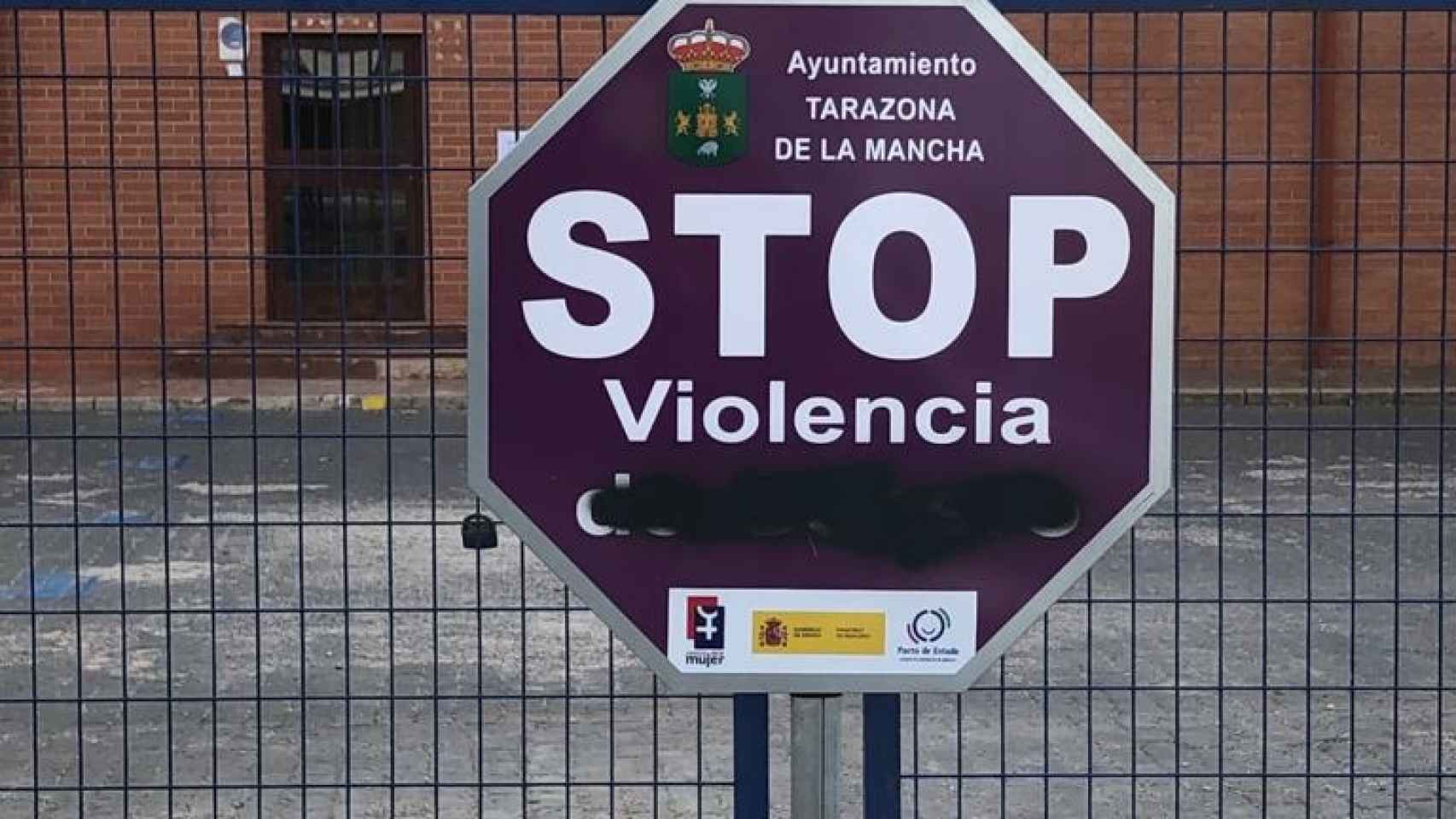 Vuelven a vandalizar señales contra la violencia machista instaladas en un pueblo de Albacete