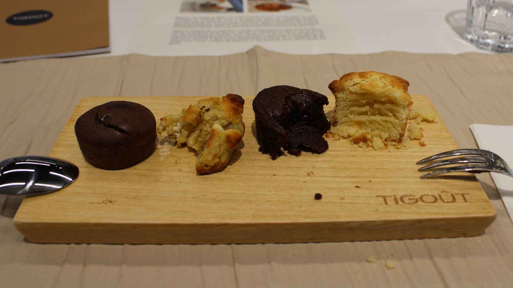Cuatro pasteles recién hechos por Tigoût probados durante la cata.