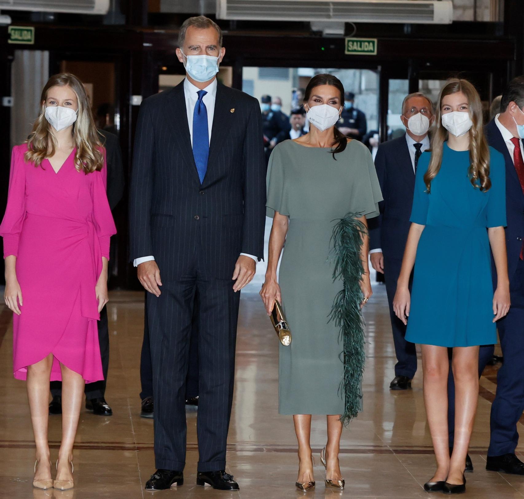 La Familia Real accediendo al Auditorio Palacio de Congresos Príncipe Felipe de Oviedo.