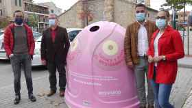 Imagen del contenedor rosa instalado por el Ayuntamiento de Carbajosa