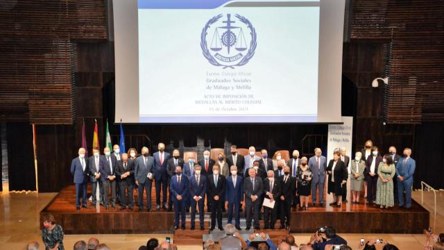 225 graduados sociales de Málaga y Melilla, distinguidos con la medalla al mérito colegial.
