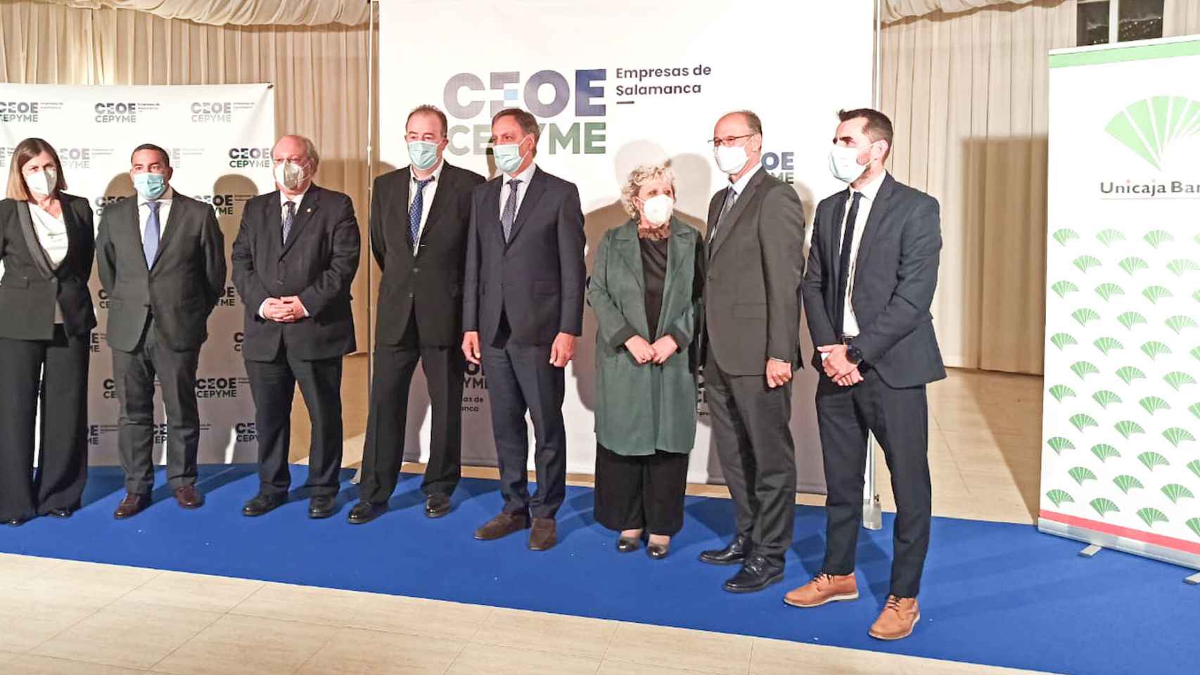 Autoridades y galardonados en los premios Cepyme Salamanca