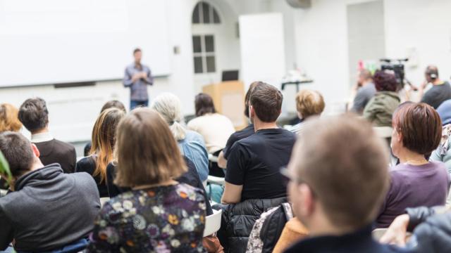 University Startup Mentoring de Glovo y Startup Valencia es un nuevo programa de 'mentoring' para estudiantes valencianos, en colaboración con la Universitat Politècnica de València.