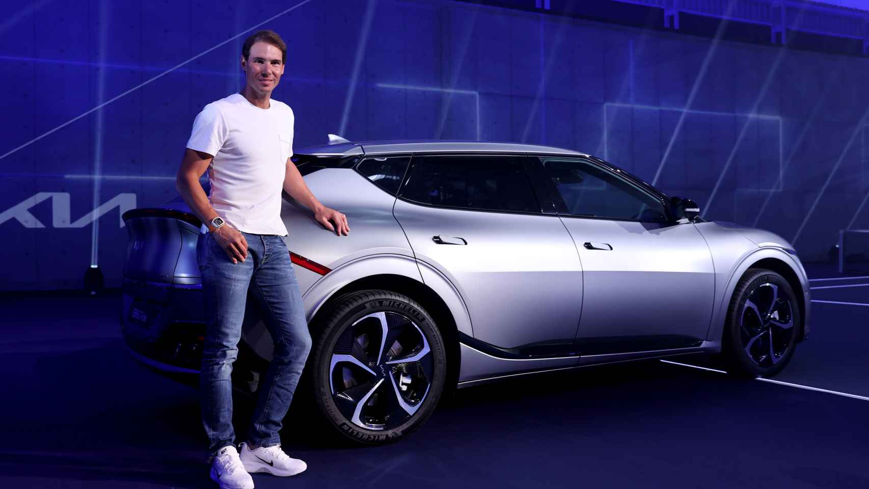 Rafa Nadal ya conduce un coche eléctrico; así es el Kia EV6 que disfruta el tenista en Mallorca