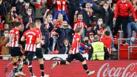 Iker Muniain celebra un gol con el Athletic en San Mamés