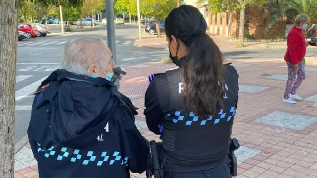 La tierna imagen de una anciana desorientada en Puertollano te va a emocionar