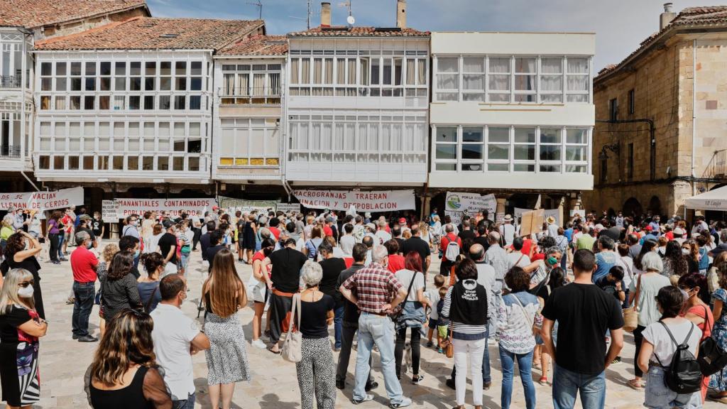 Protesta en Aguilar de Campoo en agosto de 2020