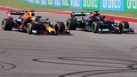 Verstappen adelanta a Hamilton en el Gran Premio de Estados Unidos