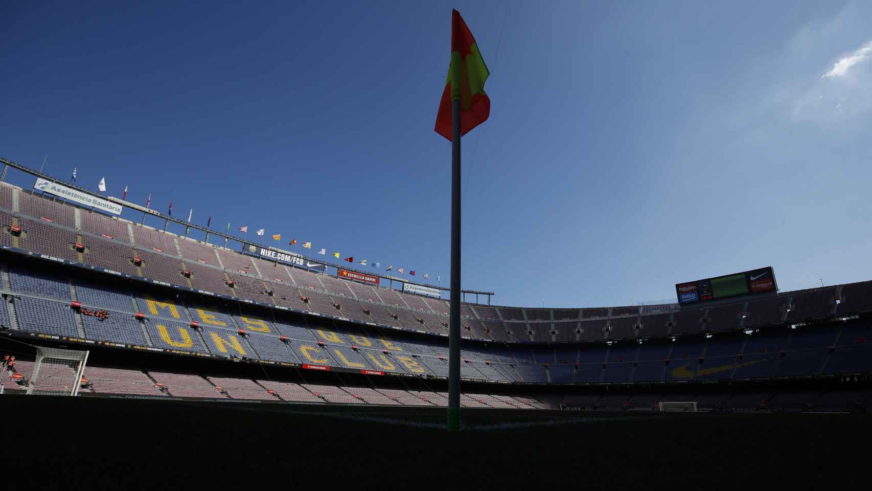 El Camp Nou vacío antes de El Clásico