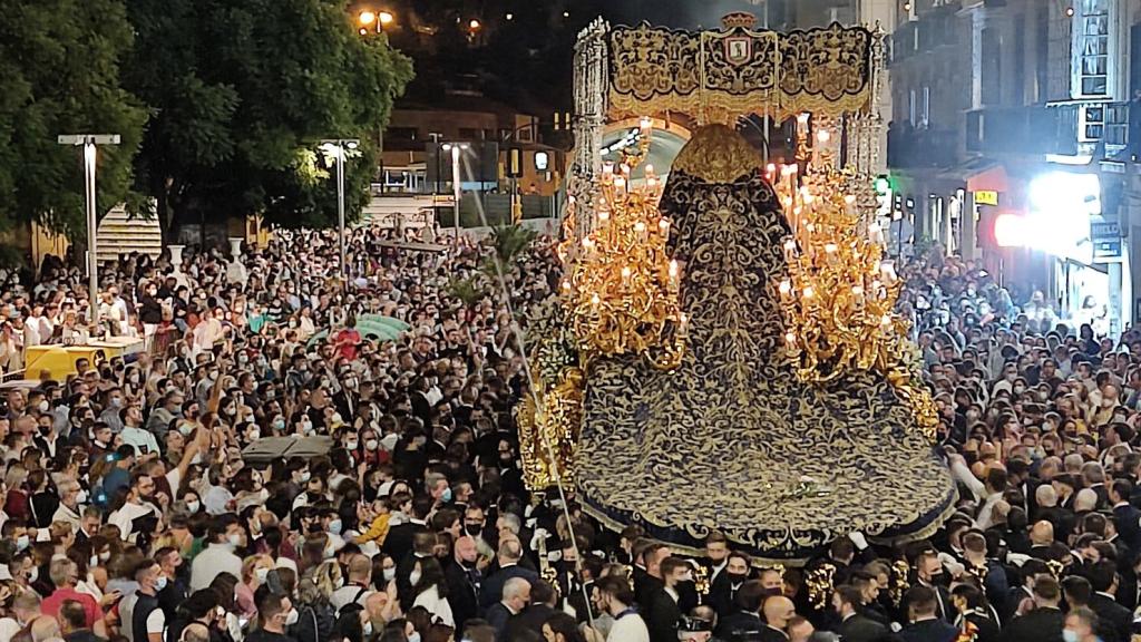 La Virgen de la Paloma en la Plaza de la Merced.