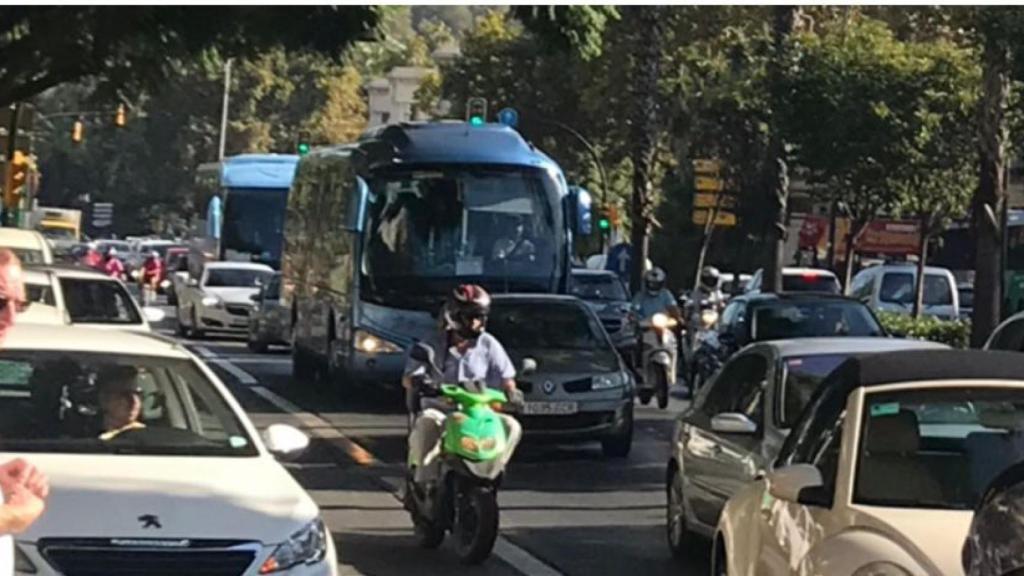 Imagen del tránsito de vehículos por el barrio del Soho.