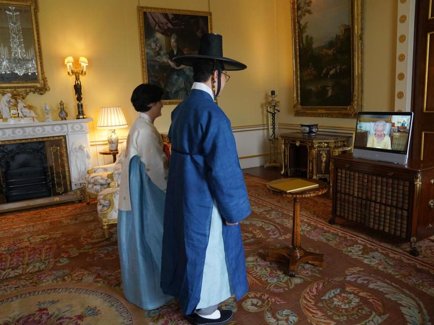 La reina Isabel II ha mantenido una audiencia este martes por la mañana.