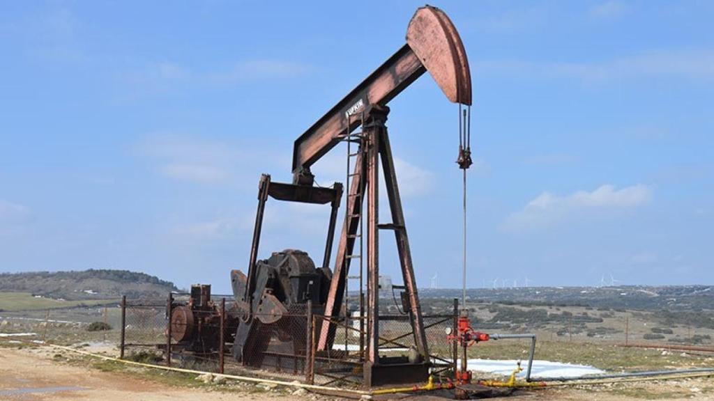 Uno de los caballitos encargados de extraer el petróleo.