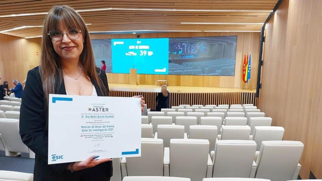 Ana Belén Quirós Guzmán, egresada en Administración y Dirección de Empresas de la Facultad de Ciencias Sociales de Talavera.