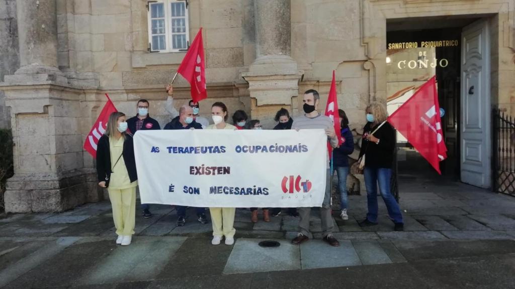 Terapeutas ocupacionales se manifiestan en Santiago de Compostela por más medios y más profesionales