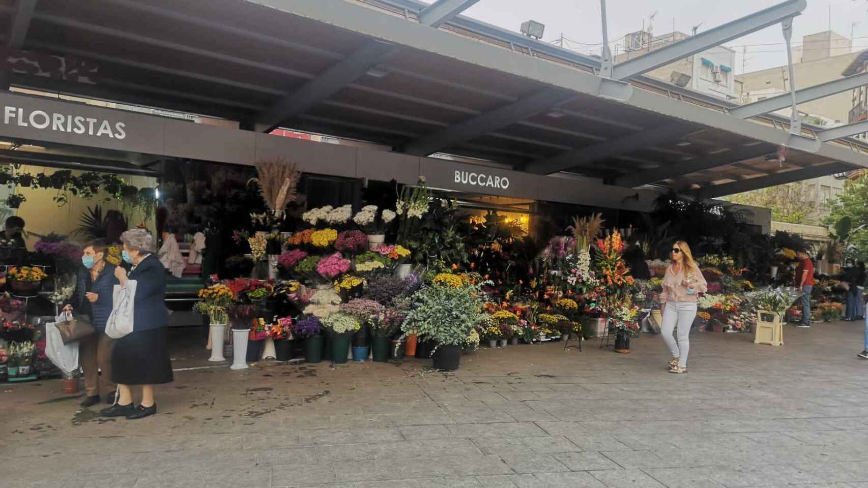 Mercado Central de Alicante mantendrá sus puestos de flores abiertos por el puente de los Santos