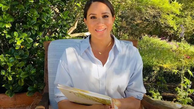 Meghan Markle, en su estreno en el canal de YouTube de Brightly Storytime leyendo su libro infantil.