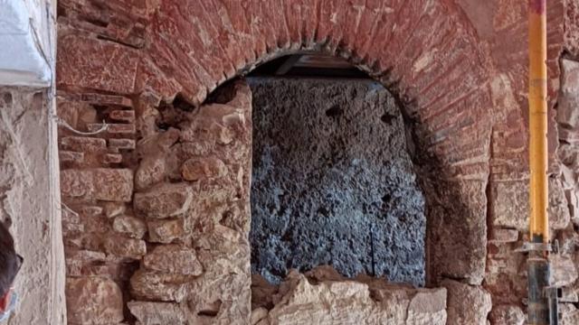 Puerta de entrada descubierta en las excavaciones arqueológicas en el castillo de Isso, en Hellín (Albacete). Foto: Ayuntamiento de Hellín