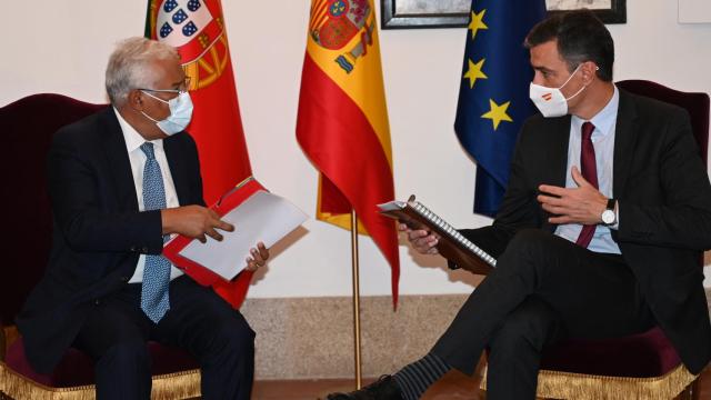 Sánchez (d), junto a Costa (i), en Trujillo (Cáceres).