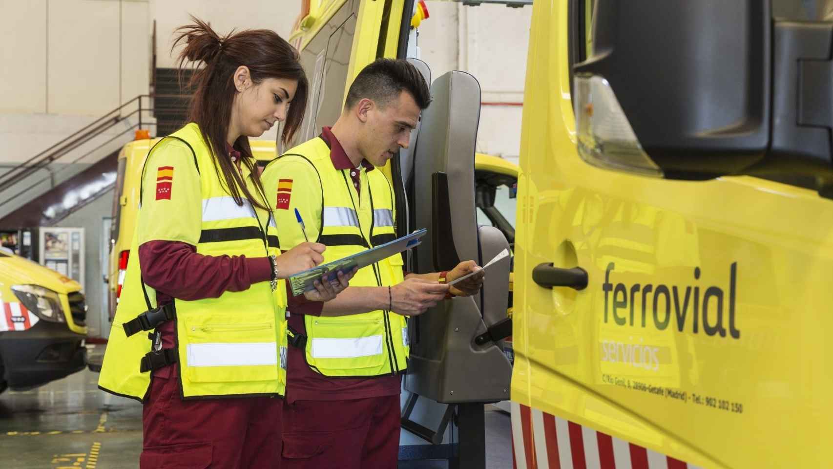 Trabajadores del servicio de ambulancias que prestaba Ferrovial.