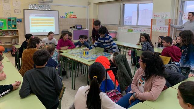 La firma coruñesa Emalcsa recibe un premio al mejor proyecto educativo por un juego