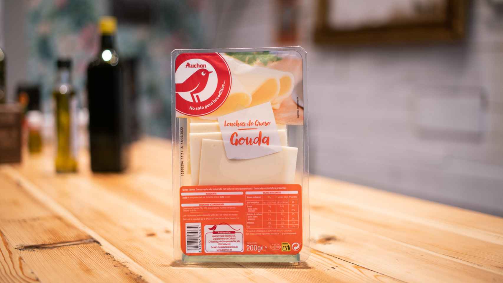 El paquete de queso Gouda en lonchas de Auchan, la marca blanca de Alcampo.