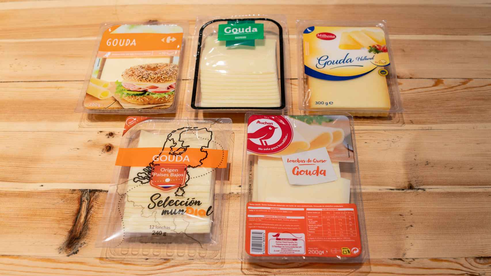 Los cinco quesos Gouda en lonchas de los supermercados testados en la cata.