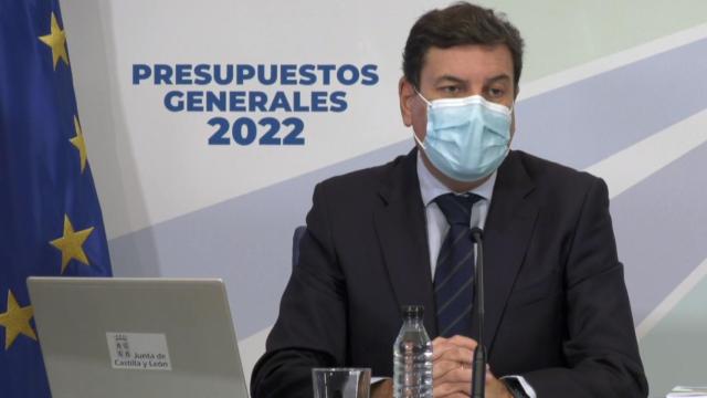 El consejero Fernández Carriedo durante la rueda de prensa