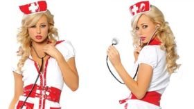 Uno de los disfraces de enfermera a la venta en eBay.
