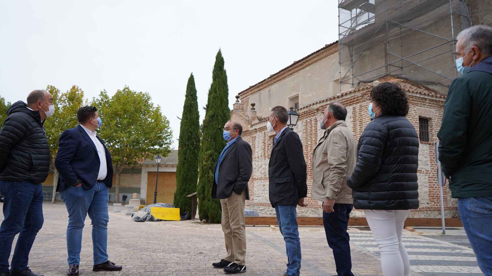 Un momento de la visita del presidente de la Diputación de Segovia a Martín Muñoz de la Dehesa