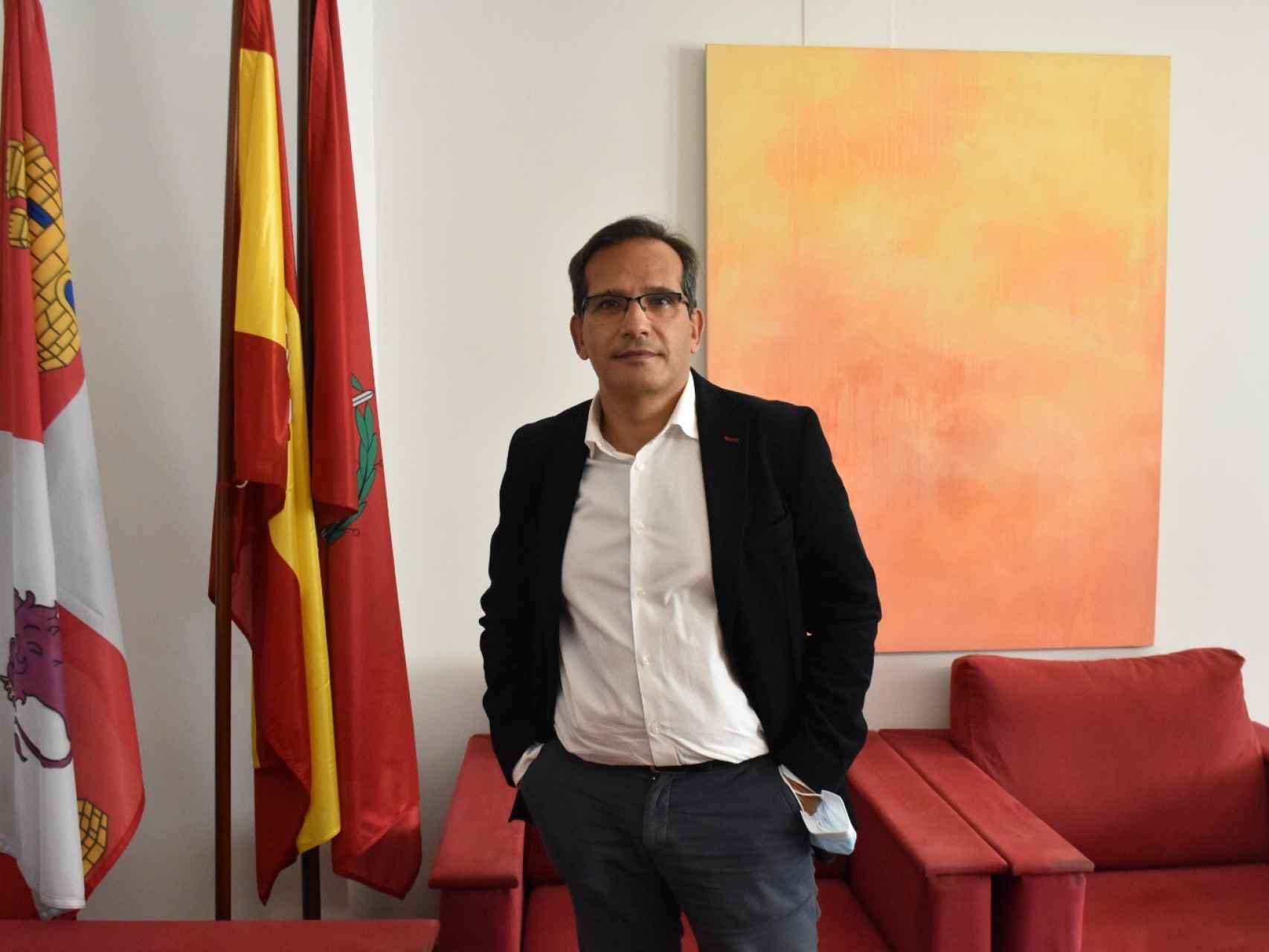 Augusto Cobos, en su despacho de la Delegación Territorial de la Junta en Valladolid