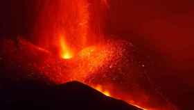 Erupción de lava en el Cumbre Vieja.