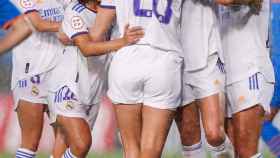 Las jugadoras del Real Madrid Femenino celebran un gol