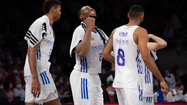 Walter Tavares, Guerschon Yabusele y Adam Hanga, en el partido ante Baskonia