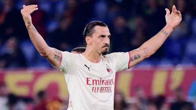 Zlatan Ibrahimovic celebra un gol con el Milan ante la Roma
