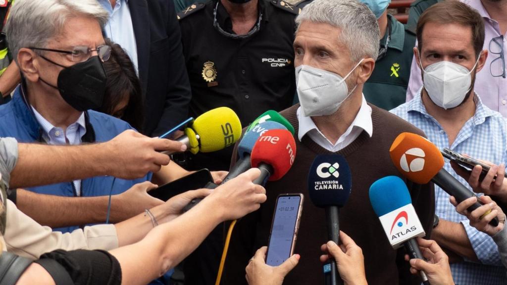 Fernando Grande-Marlaska durante su intervención ante los medios en la isla de La Palma.