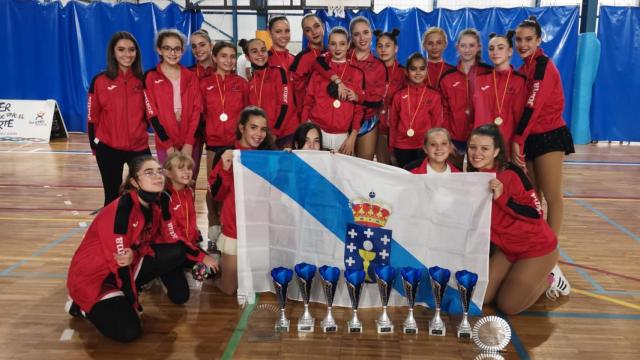 Integrantes del club Patín Berenguela tras el torneo en San Javier