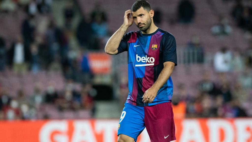 'Kun' Agüero, durante un calentamiento con el FC Barcelona