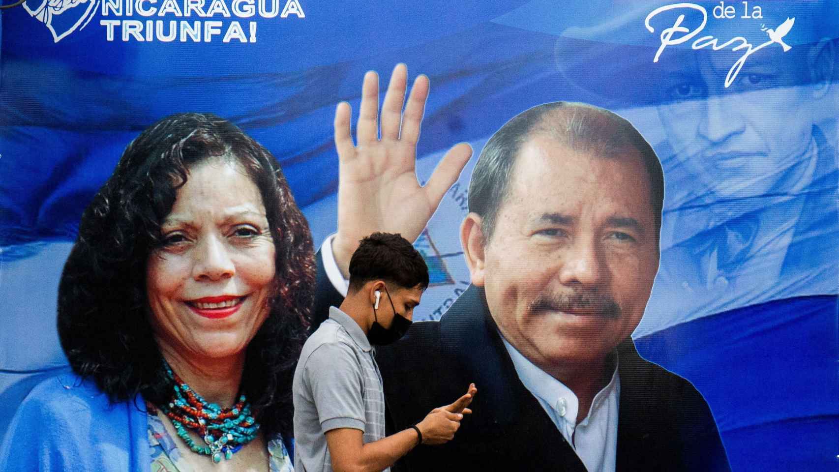 Cartel electoral de los Murillo - Ortega para las próximas elecciones.