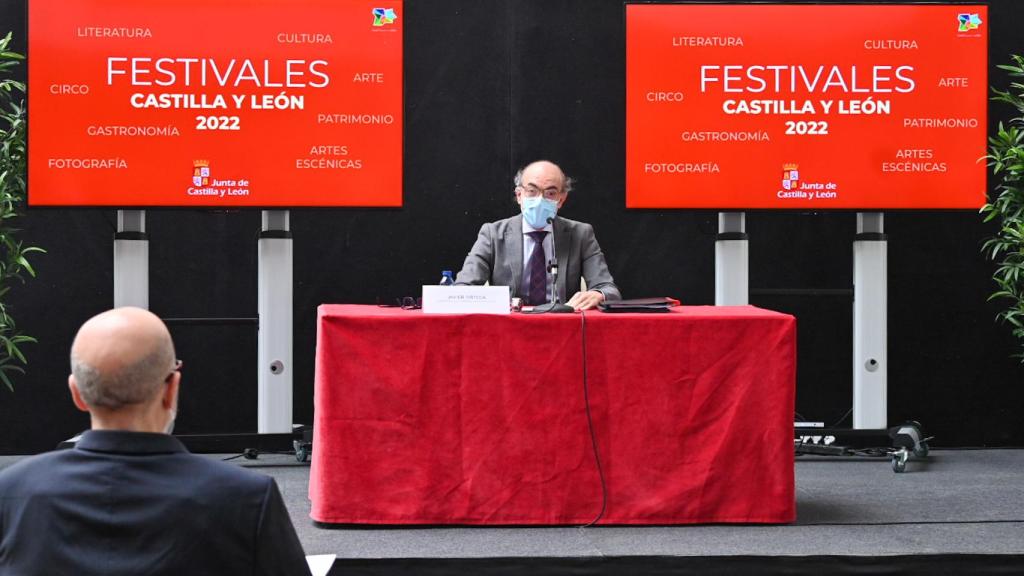 Presentación de la convocatoria de subvenciones para festivales a cargo del consejero de Cultura, Javier Ortega
