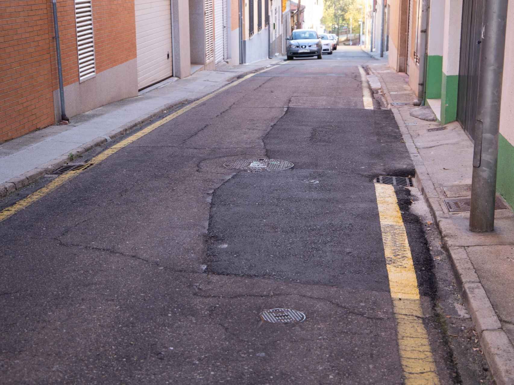 Estado del firme y las aceras en la calle Santa Rita de Salamanca