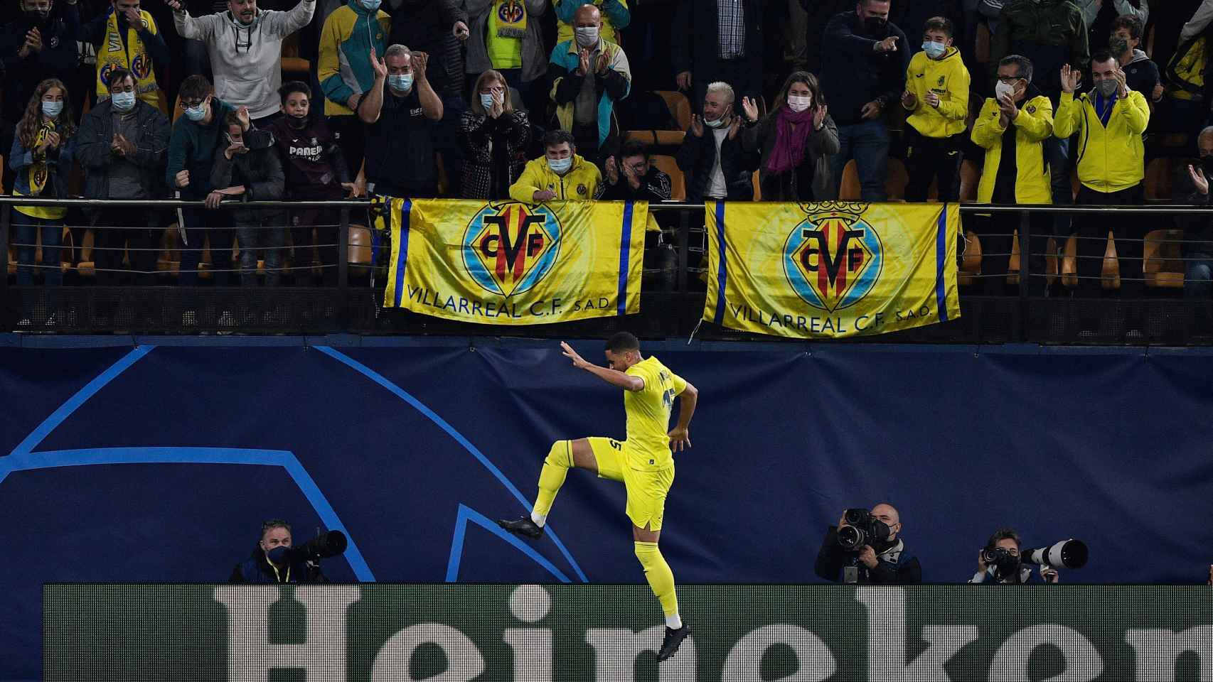 Danjuma celebra el gol del Villarreal ante Young Boys