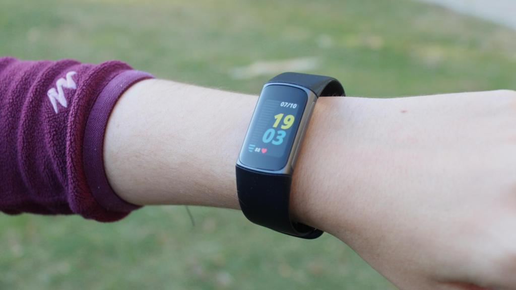 Fitbit Charge 5