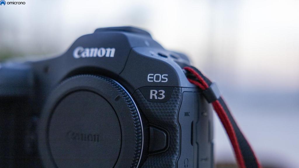 Canon EOS R3.