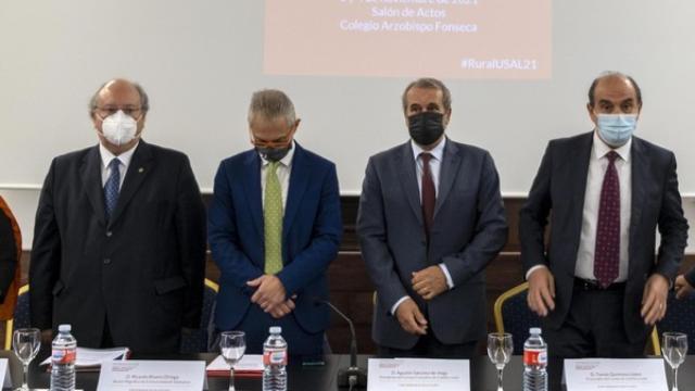 Enrique Cabero, Ricardo Rivero, Agustín Sánchez de Vega y Tomás Quintana, durante la inauguración del congreso